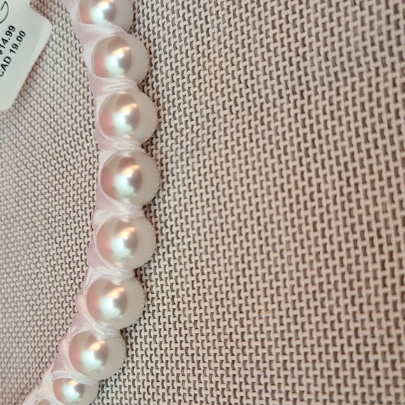 COPY - Classy elegant headband accented with pearls in a fabric wrapped design - Picture 6 of 6